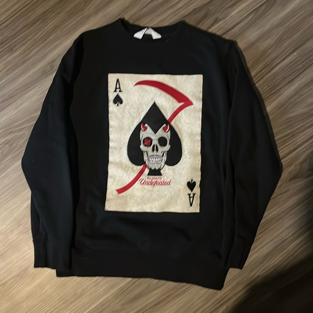 Undefeated Long Sleeve sweatshirt